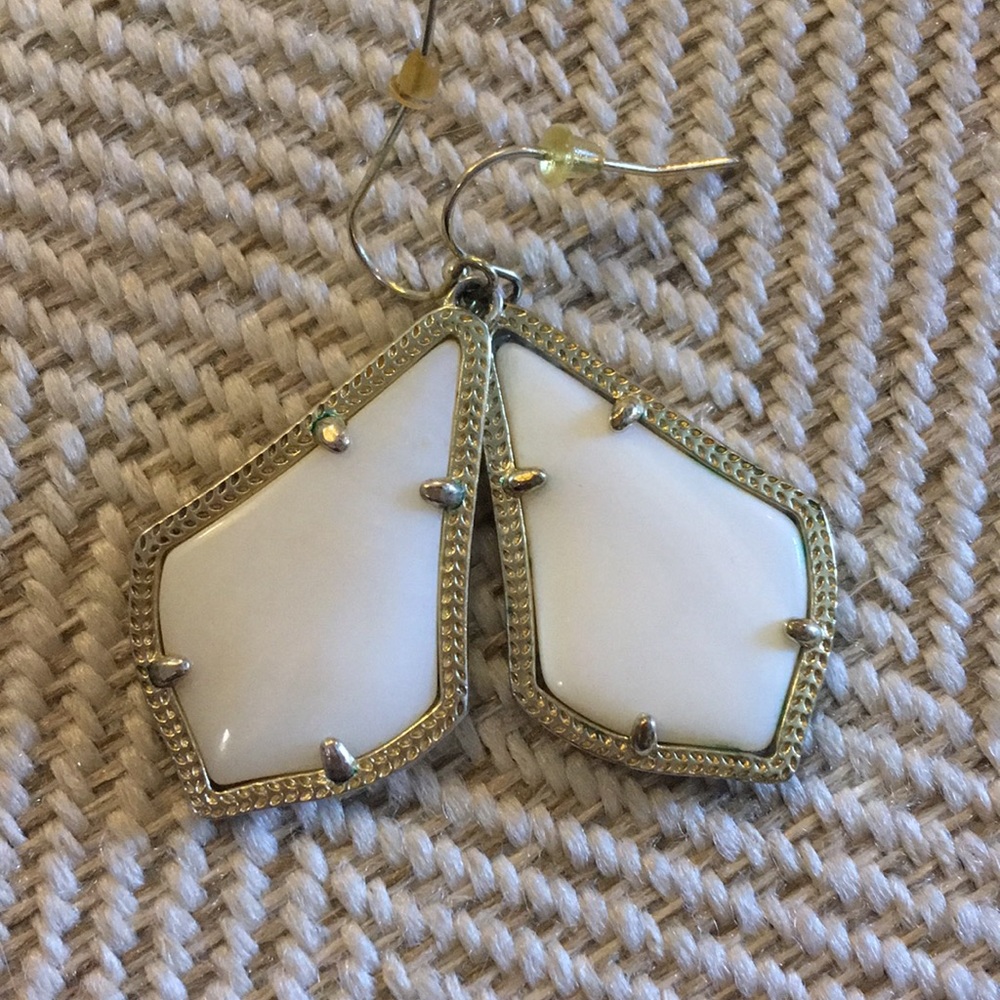 Kendra Scott “Alex” drop earrings
